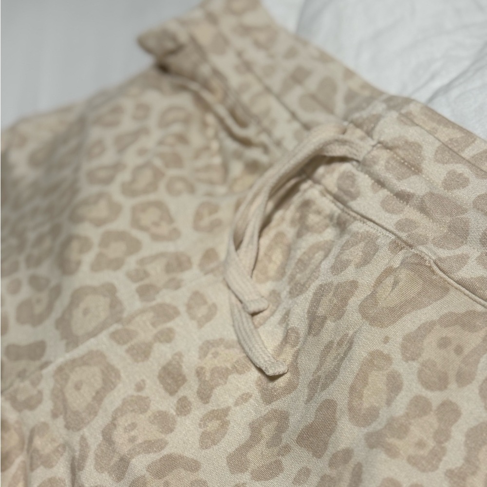 Splendid Super Soft Leopard Joggers - Picture 10 of 10